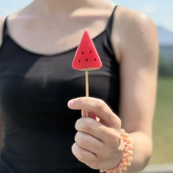 DINNYE nyalóka 16g Piros